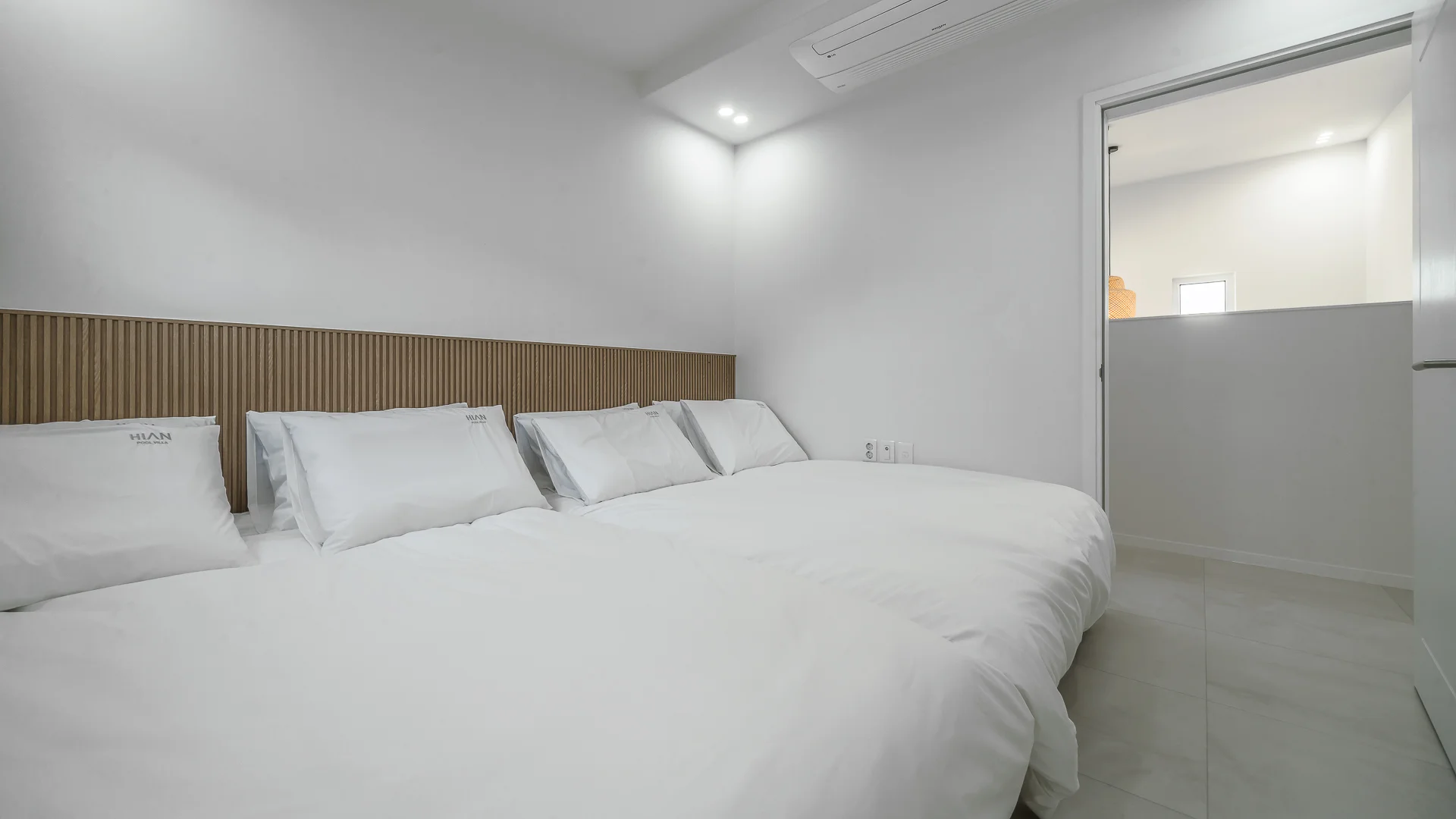 Ocean room28